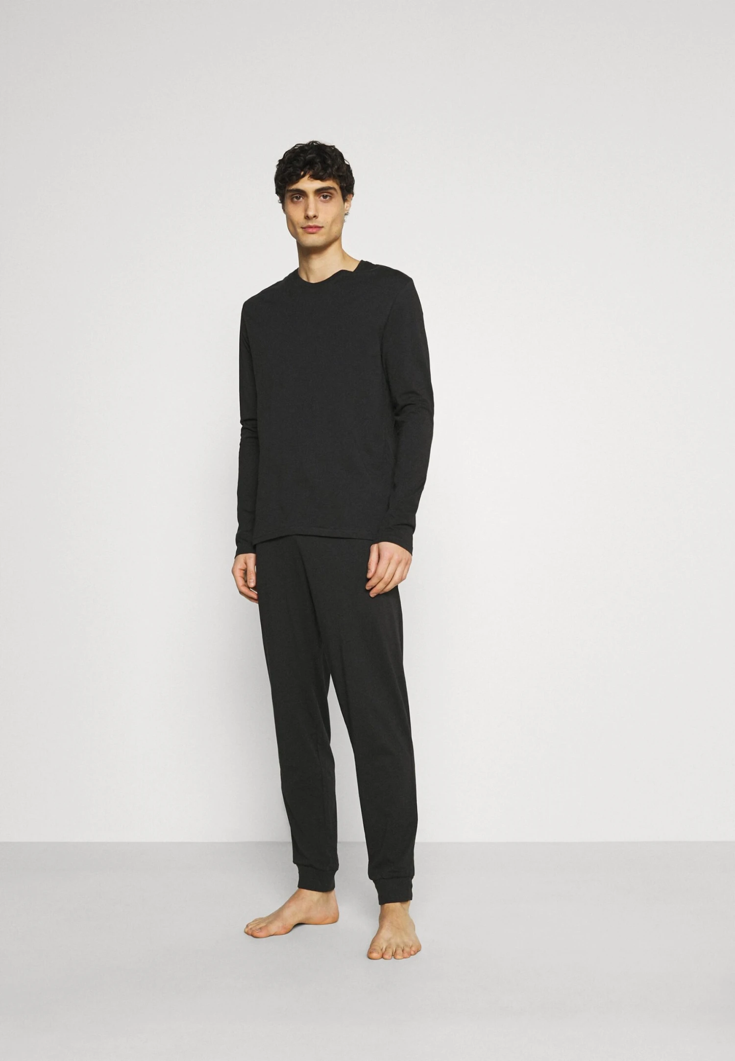 Pyjama - Black Pier One Pyjama - Black -Pier One Mannenmode Winkel 1dcc3565a04b4ec1b2fda5221a610a51 scaled