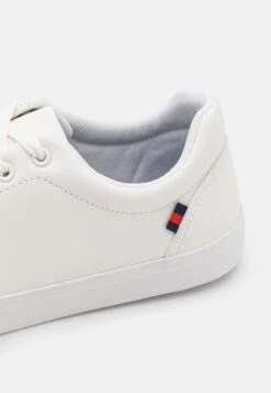 Pier One Unisex - Sneakers Laag - White 7 Pier One Unisex - Sneakers Laag - White -Pier One Mannenmode Winkel 1e08045fec014ab382da64da74b462a7