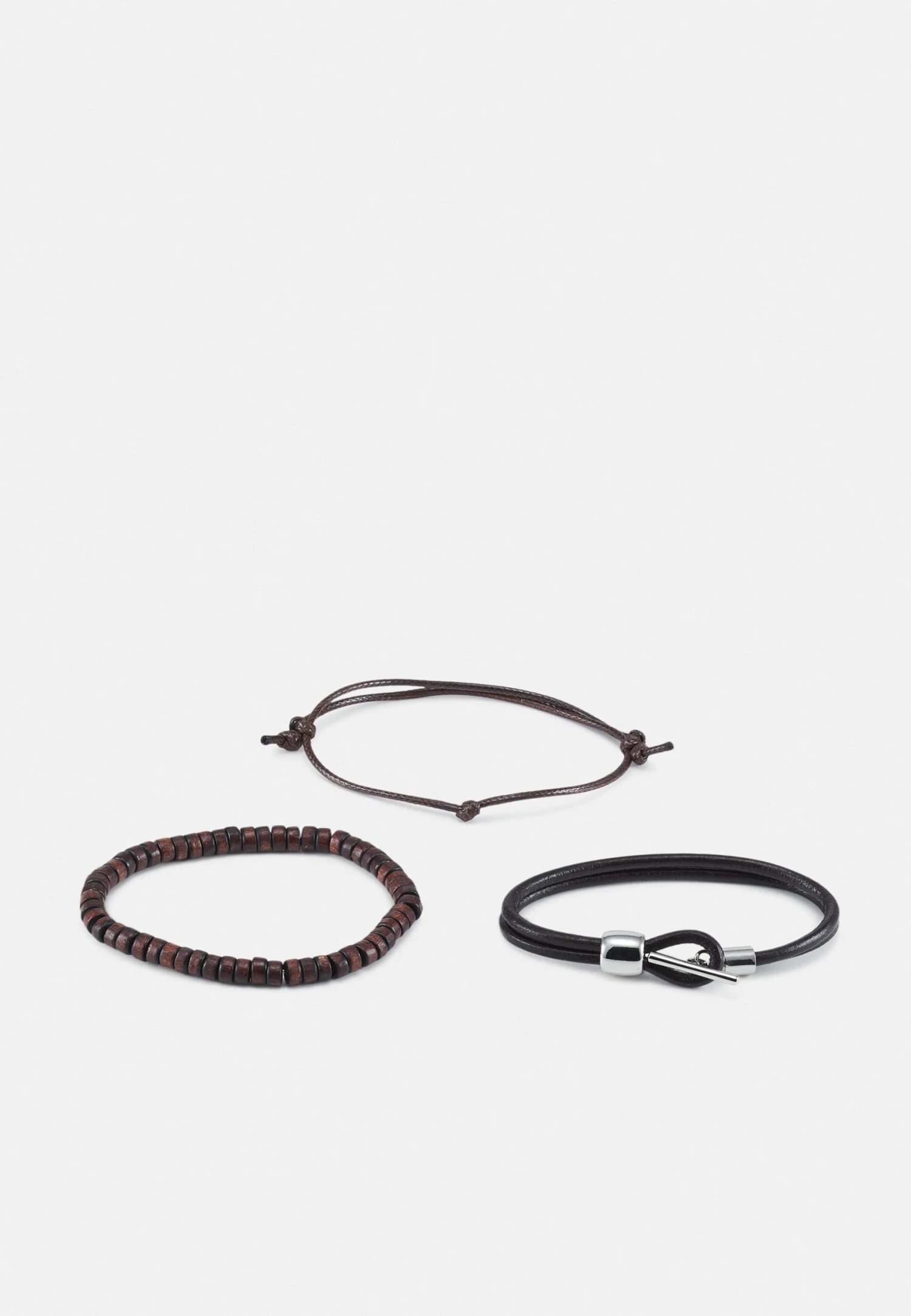 Set - Horloge - Cognac Pier One Set - Horloge - Cognac -Pier One Mannenmode Winkel 21d1edcb13a5414c8034f7116539dae3 scaled