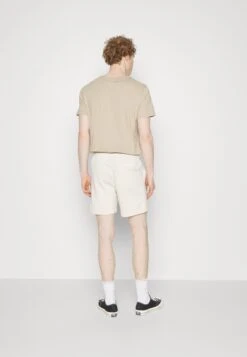 Pier One Trainingsbroek - Off-White 4 Pier One Trainingsbroek - Off-White -Pier One Mannenmode Winkel 228eb6724778447f9392c2a30418e015