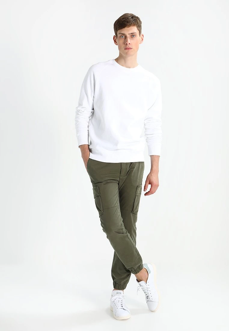 Sweater - White Pier One Sweater - White -Pier One Mannenmode Winkel 276098020c4844ad84951d6836b5d34a