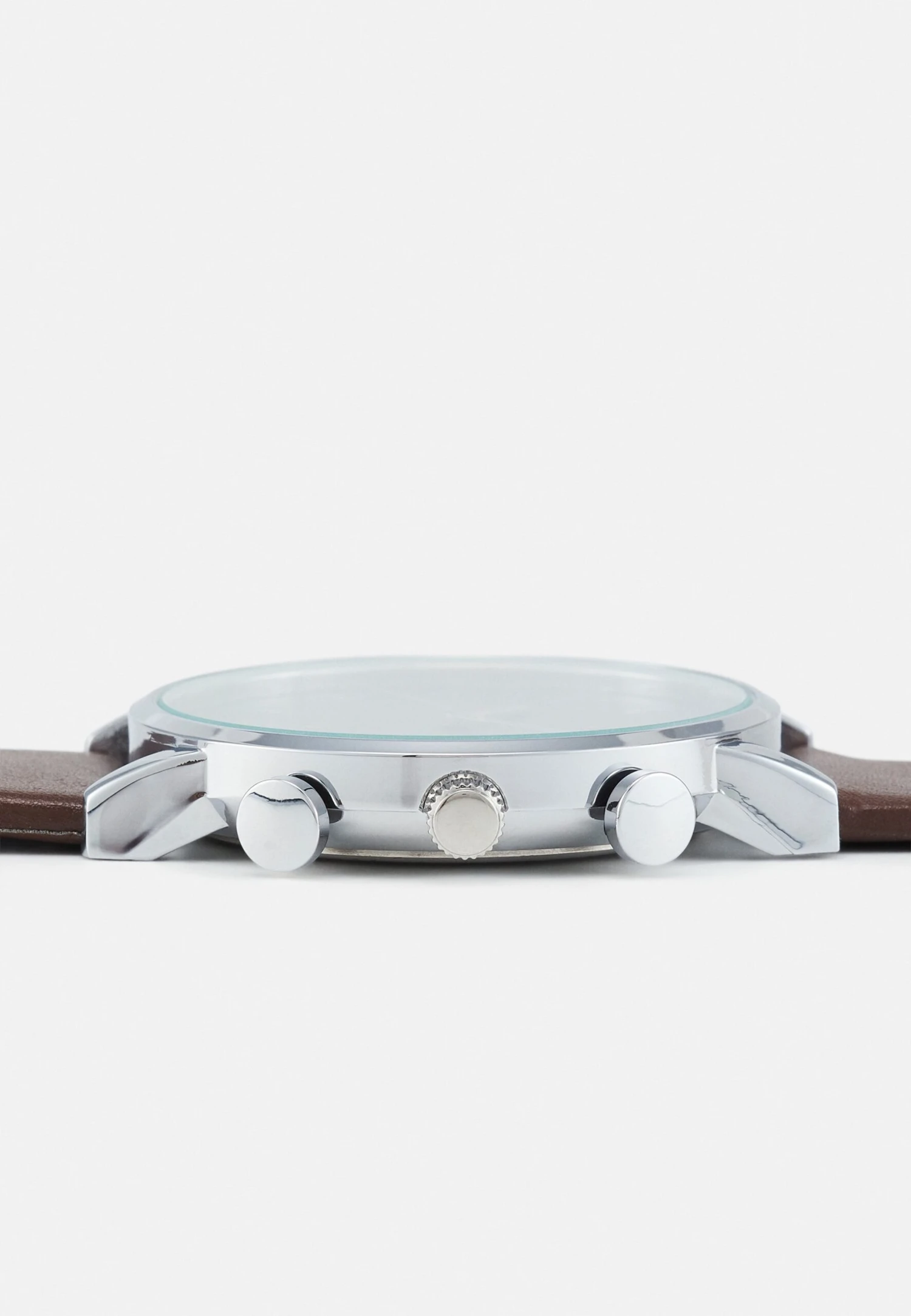 Set - Horloge - Cognac Pier One Set - Horloge - Cognac -Pier One Mannenmode Winkel 3fafa75c3bdb47a09561ab9be0f47f01 scaled