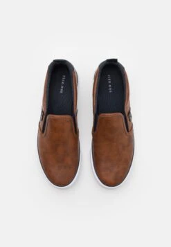 Pier One Unisex - Sneakers Laag - Cognac -Pier One Mannenmode Winkel 460ddb3d844e4278af49e76064f51088