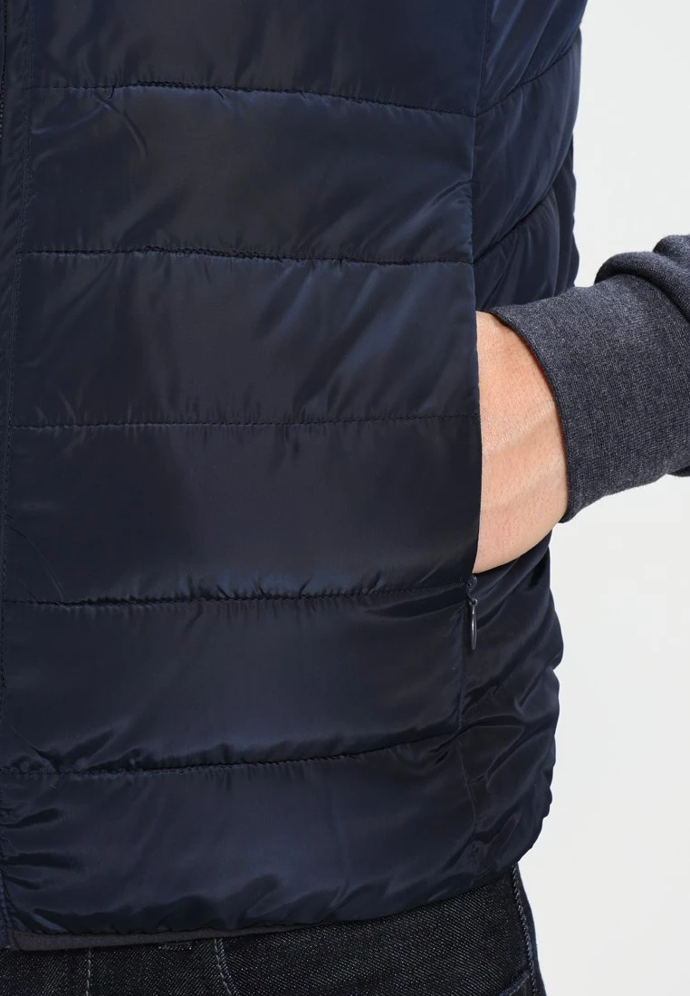 Bodywarmer - Dark Blue Pier One Bodywarmer - Dark Blue -Pier One Mannenmode Winkel 472856fd94fa44fbb4b5f19e0c676576