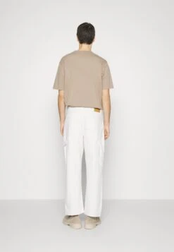 Pier One Carpenter Colored Twill- Straight Leg Jeans - Off-White -Pier One Mannenmode Winkel 4fab3a7ad84e43dfa273cbbbc4f63ebc