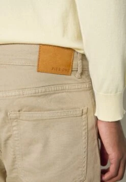 Pier One Slim Fit Jeans - Beige -Pier One Mannenmode Winkel 509a4b7192bc4cf3b2f3d17a85569b9a