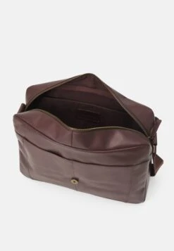 Pier One Leather Unisex - Laptoptas - Brown -Pier One Mannenmode Winkel 5b4d14f90e4c4510b679f04d80f27b19