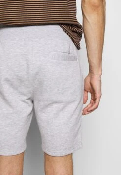 Pier One 2 Pack - Shorts -Light Grey /Black -Pier One Mannenmode Winkel 6ba6400f66f84542b84ee27faefc2a3b