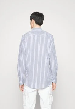 Pier One Muscle Fit Stand- Overhemd - Blue 4 Pier One Muscle Fit Stand- Overhemd - Blue -Pier One Mannenmode Winkel 6f902e87935b415aa0482cac3fb832df