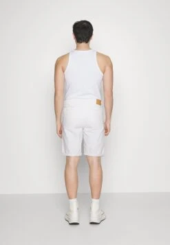 Pier One Colored Twill White Denim - Jeansshort - White Denim -Pier One Mannenmode Winkel 6fb902e0dcfa488a9a60ba7e359e011c