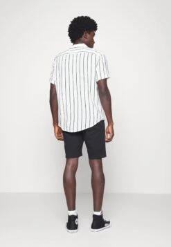 Pier One 2 Pack - Shorts - Black/Olive 6 Pier One 2 Pack - Shorts - Black/Olive -Pier One Mannenmode Winkel 73395e7496094f16ab01d685c224eec1