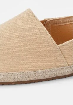 Pier One Rena Espadrille Unisex - Espadrilles - Beige -Pier One Mannenmode Winkel 7bf9f79cf7ad4df8a90b17f86d74fca8