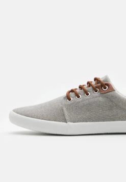 Pier One Unisex - Sneakers Laag - Light Grey -Pier One Mannenmode Winkel 8f5660aa856d43a69db14e309615dd5c