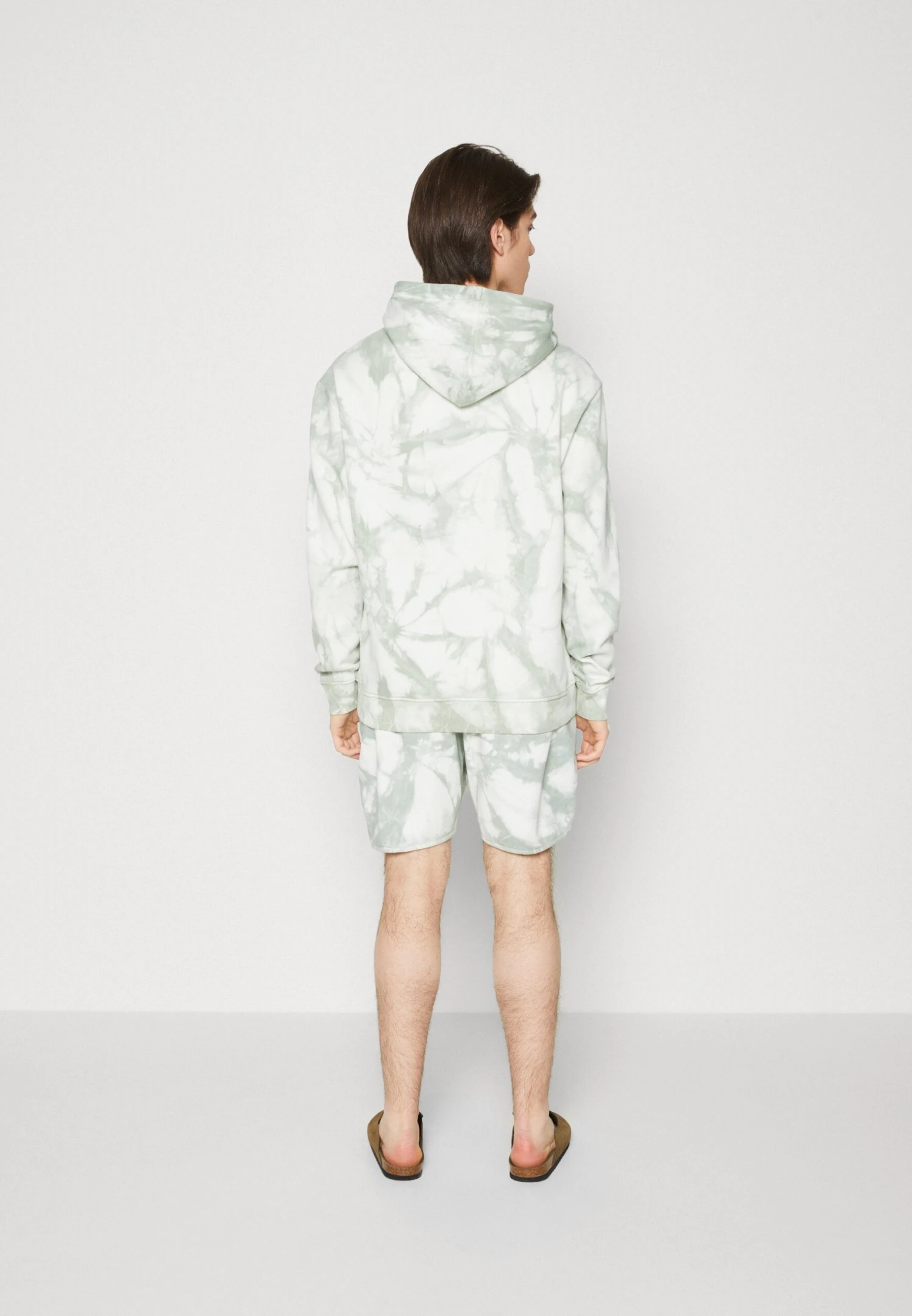 Hoodie - Green Pier One Hoodie - Green -Pier One Mannenmode Winkel 9604d13b50e0471fb3502cea693c156d scaled