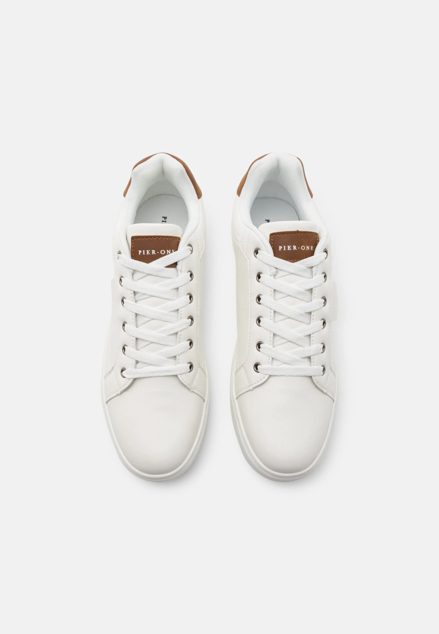 Sneakers Laag - White Pier One Sneakers Laag - White -Pier One Mannenmode Winkel a459a37a54644a3aa05e27c6f0a40515 scaled