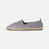 Pier One Rena Espadrille Unisex - Espadrilles - Light Grey -Pier One Mannenmode Winkel a625ac24e213461a94d5096727f45e98