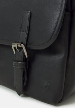 Pier One Unisex - Schoudertas -Black -Pier One Mannenmode Winkel adbd5d8fbbd24c28a61f94af8a00c514