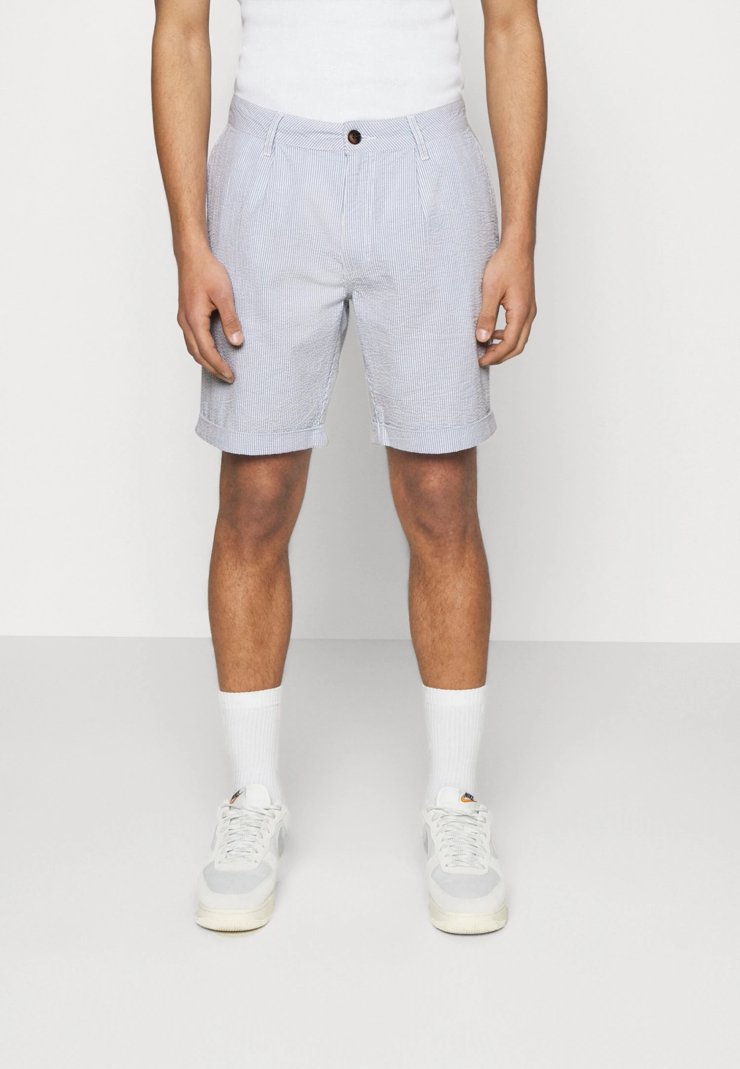 Pleated Seersucker Short - Shorts - Blue Pier One Pleated Seersucker Short - Shorts - Blue -Pier One Mannenmode Winkel af31f3f641a844e3a97ea8958ce580b5 scaled