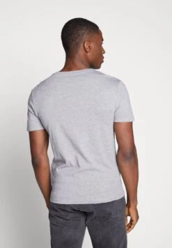 Pier One 3 Pack- T-Shirt Basic - Black, Grey, Green -Pier One Mannenmode Winkel b3e2272097fd45d28e31884f564c0681