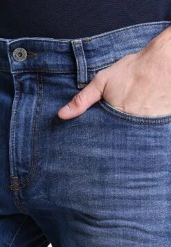 Pier One Straight Leg Jeans - Mid Blue 5 Pier One Straight Leg Jeans - Mid Blue -Pier One Mannenmode Winkel b86dfcaf98354d35b01b30966e418ca1