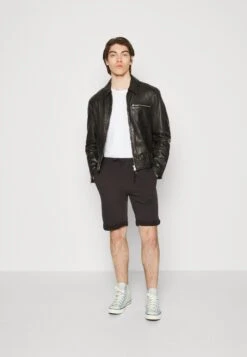 Pier One Mannenmode Winkel -Pier One Mannenmode Winkel bddf60b6c4d743f384b0cad37b320458