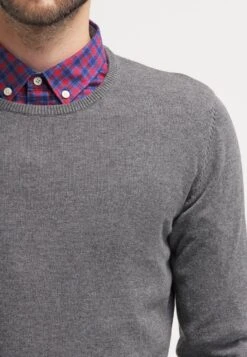 Pier One Basic Crewneck - Trui - Dark Grey Melange 5 Pier One Basic Crewneck - Trui - Dark Grey Melange -Pier One Mannenmode Winkel c1b29baf2944429ea88183988b30aa5a