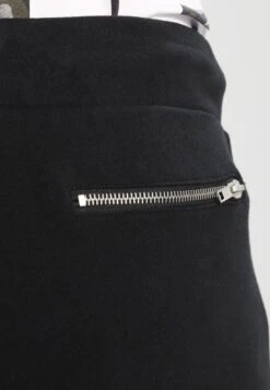 Pier One Biker Jogger - Trainingsbroek - Black -Pier One Mannenmode Winkel d14f4d3e23264a23856a525cf94a989d