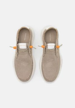 Pier One Sneakers Laag - Beige -Pier One Mannenmode Winkel e1e11fb9800f406ebbfc2036aeac7718