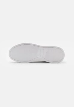 Pier One Unisex - Sneakers Laag - White -Pier One Mannenmode Winkel e2a5a64afecd4f079860774a1a970a80