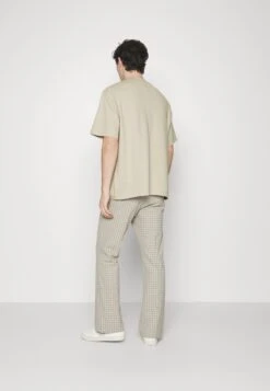 Pier One T-Shirt Basic - Beige 4 Pier One T-Shirt Basic - Beige -Pier One Mannenmode Winkel fc1282f8e7114005b687f995a438664d