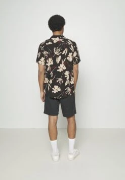 Pier One 2 Pack - Shorts - Olive/Black 4 Pier One 2 Pack - Shorts - Olive/Black -Pier One Mannenmode Winkel fd44b737848c4df581a8294c3b8851b1