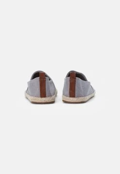 Pier One Rena Espadrille Unisex - Espadrilles - Light Grey -Pier One Mannenmode Winkel fe23b761b30844ac92e7eccfef327beb